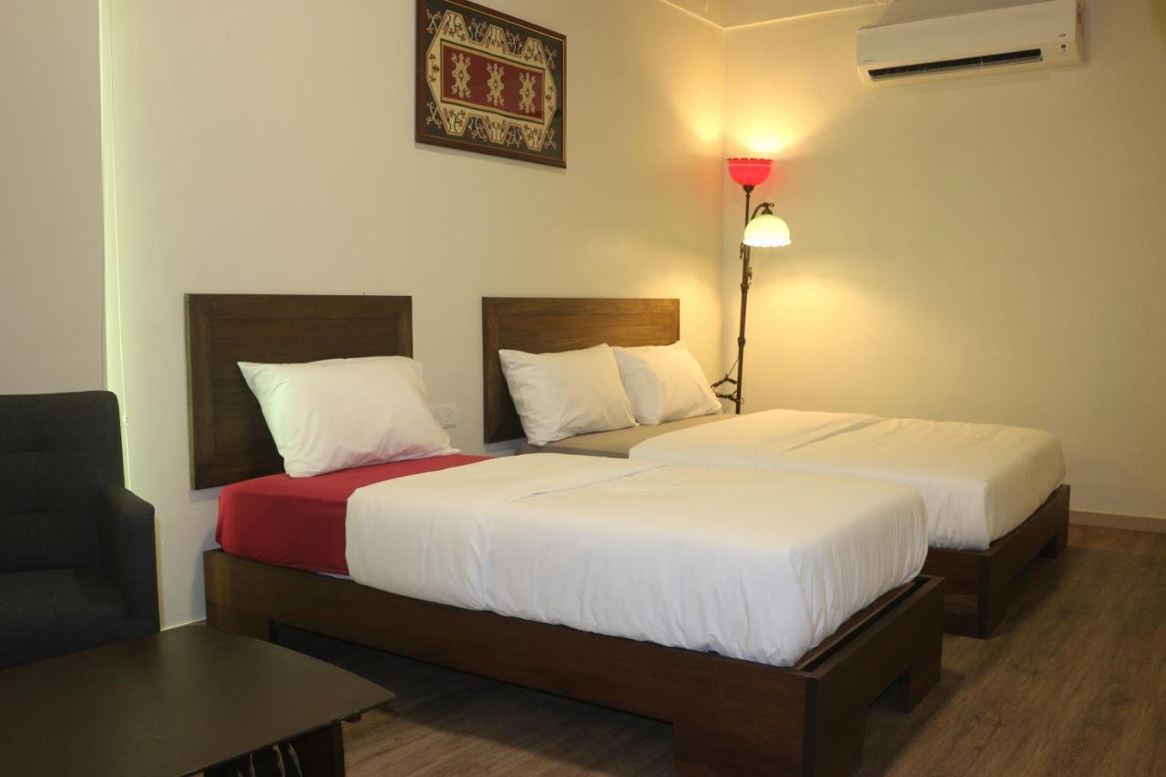 Blue Eyes Hotel Kepala Batas (Penang)